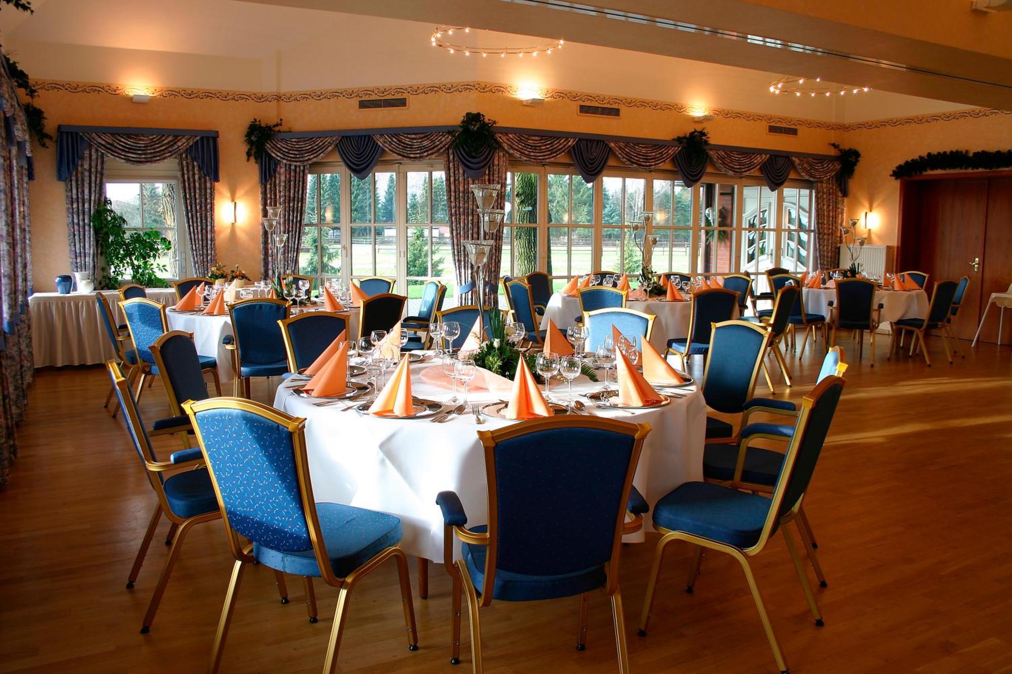 Land-Gut-Hotel Restaurant Kreuz Meyer Stuhr Exterior foto